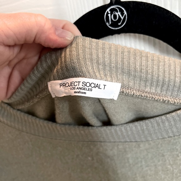 Project Social T Soft Sweater. Sage green. Size medium - Picture 2 of 7